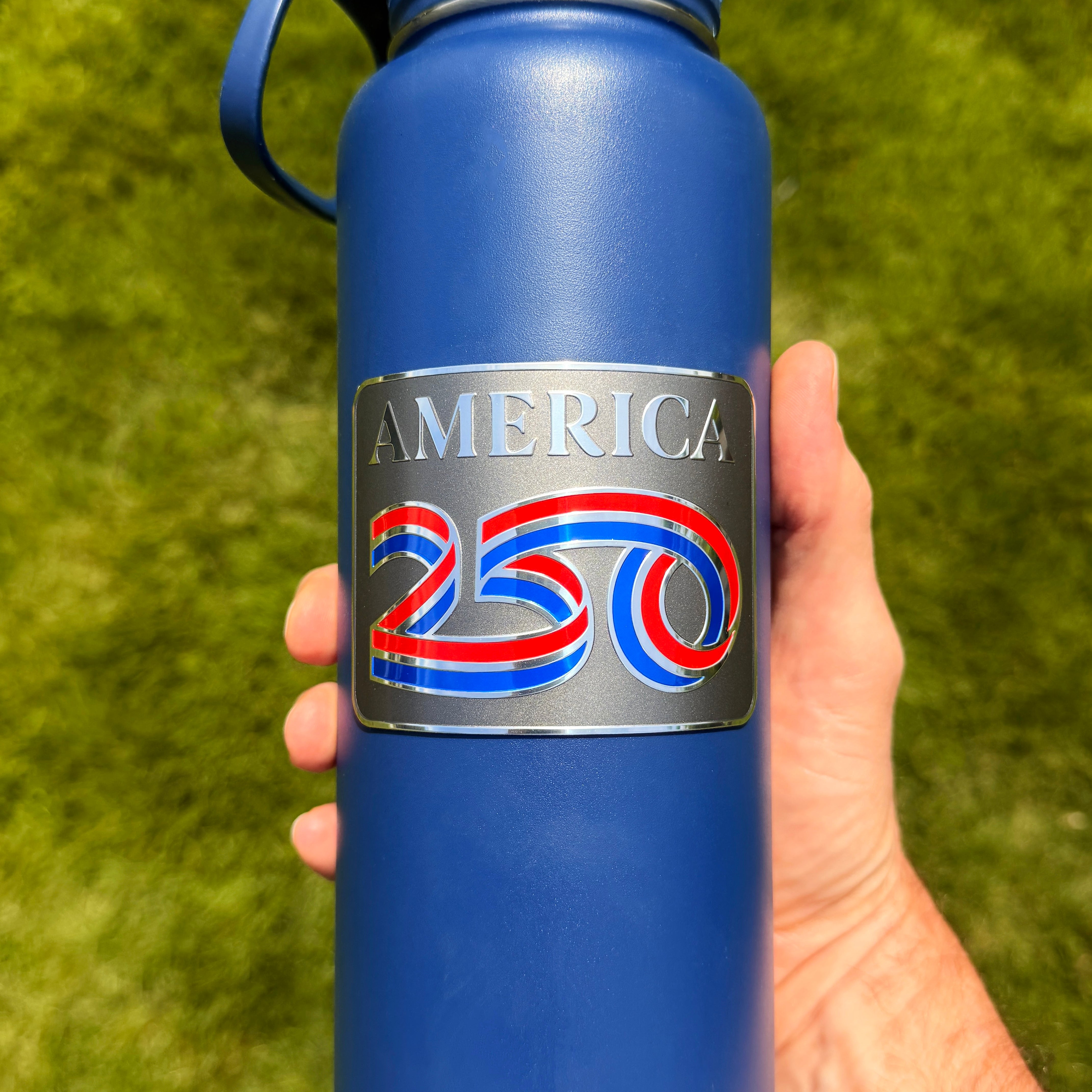 the AMERICA250™ BOTTLE BADGE - Grateful Fred -