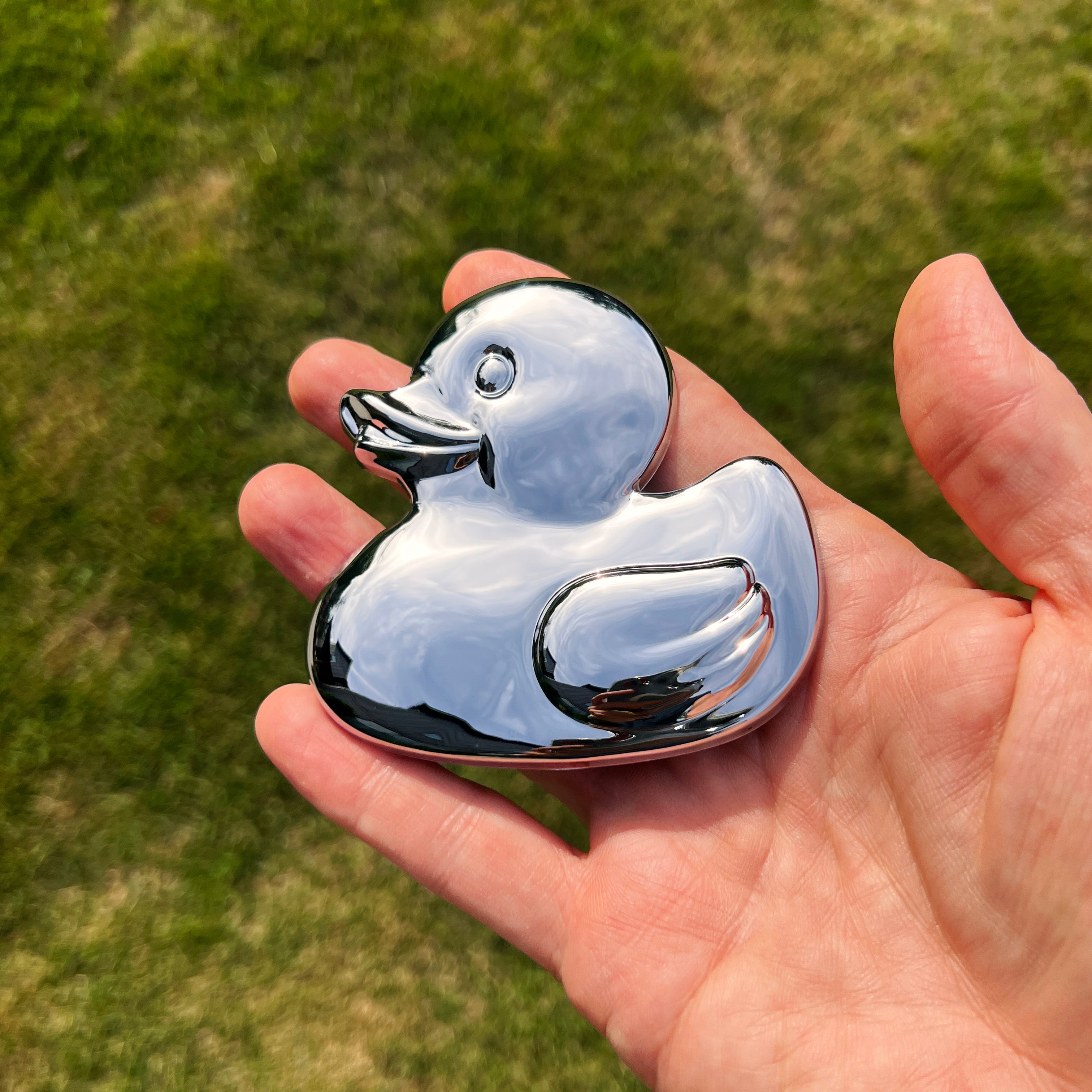 Chrome rubber duck car badge – durable ABS plastic with 3M adhesive, safe for vehicle paint. Weather-resistant emblem fits Jeep, laptop, cooler, or any flat surface. Chrome decal for outdoor and automotive use.