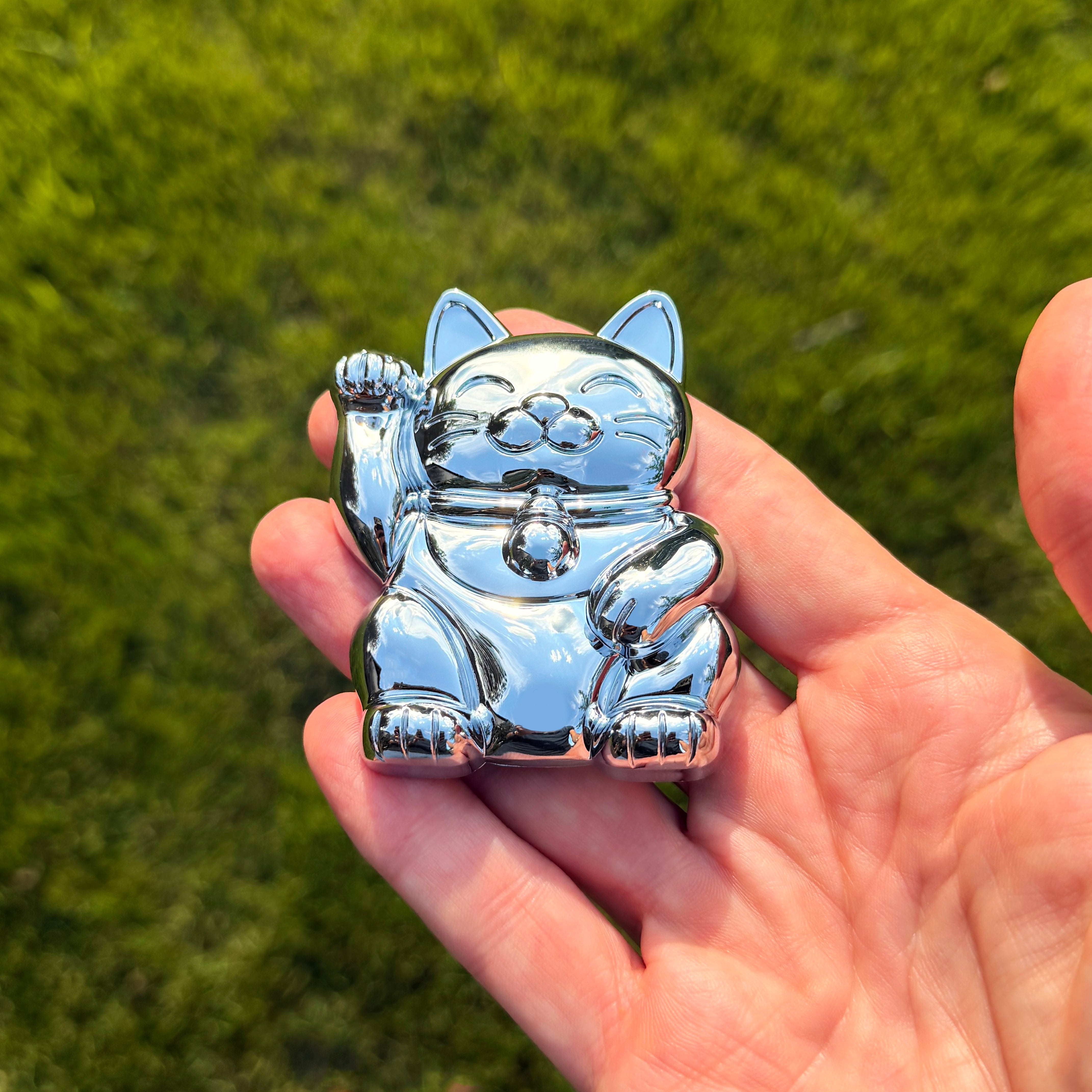 the LUCKY CAT BADGE (MANEKI-NEKO) - Grateful Fred - Badge