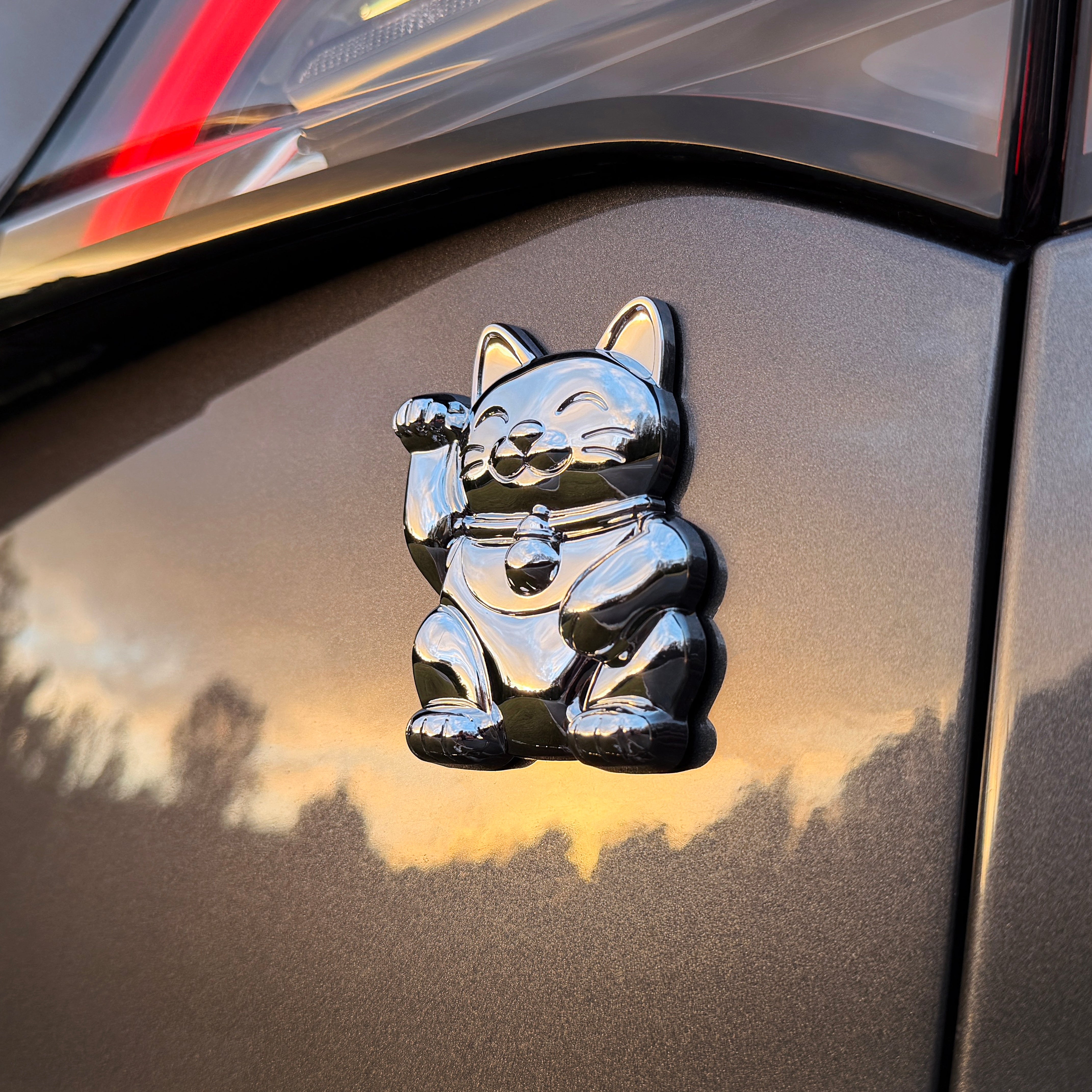 the LUCKY CAT BADGE (MANEKI-NEKO) - Grateful Fred - Badge