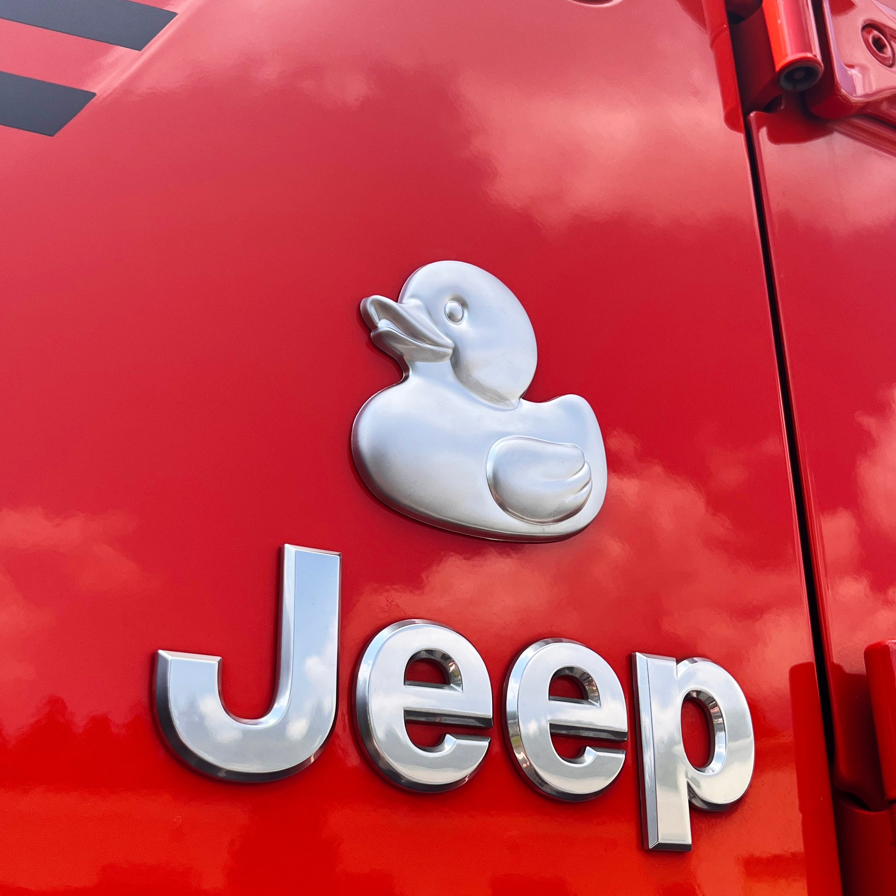 Matte Chrome rubber duck car badge – durable ABS plastic with 3M adhesive, safe for vehicle paint. Weather-resistant emblem fits Jeep, laptop, cooler, or any flat surface. Chrome decal for outdoor and automotive use.