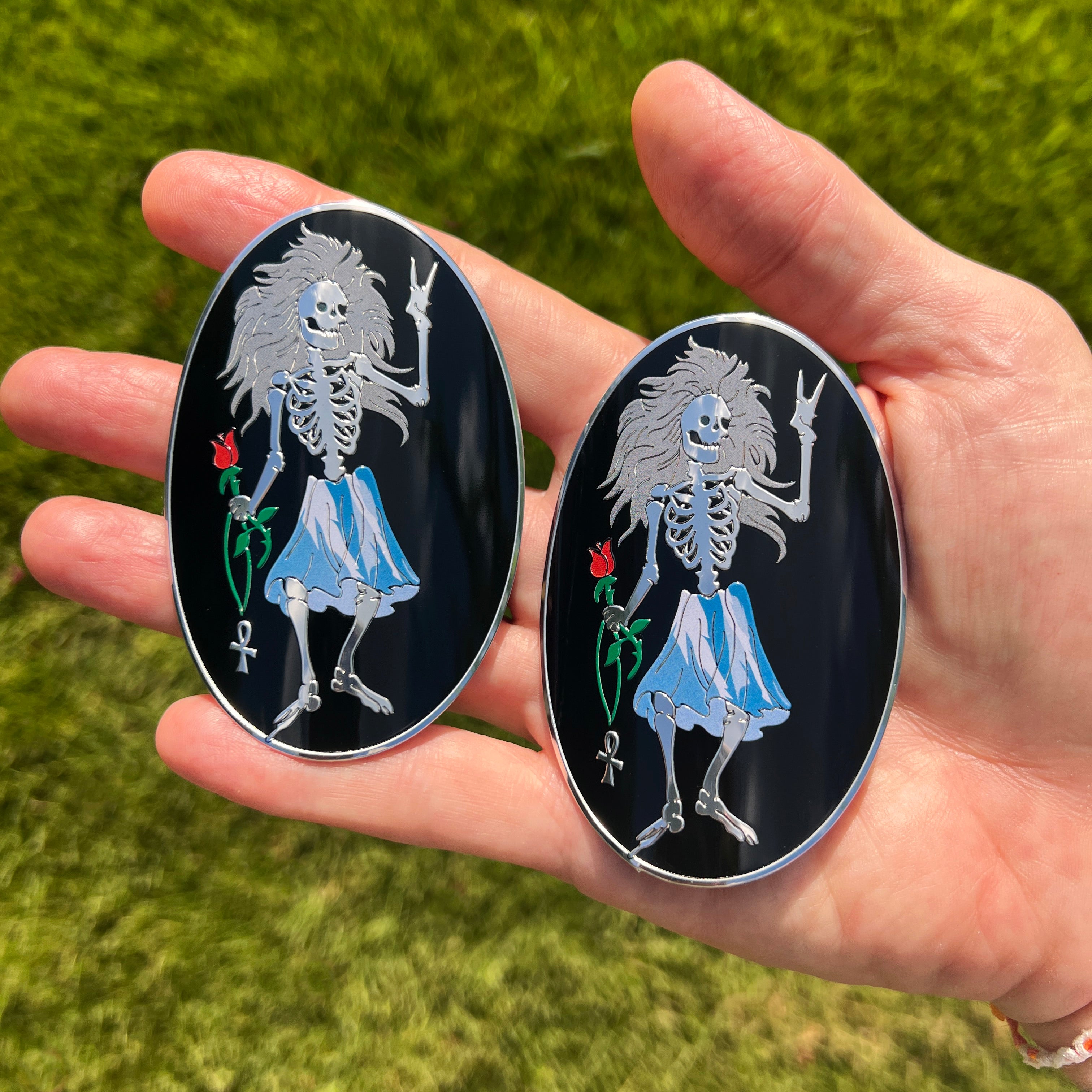the ROSEBUD BOTTLE BADGE – 2 PACK - Grateful Fred - Bottle Badges