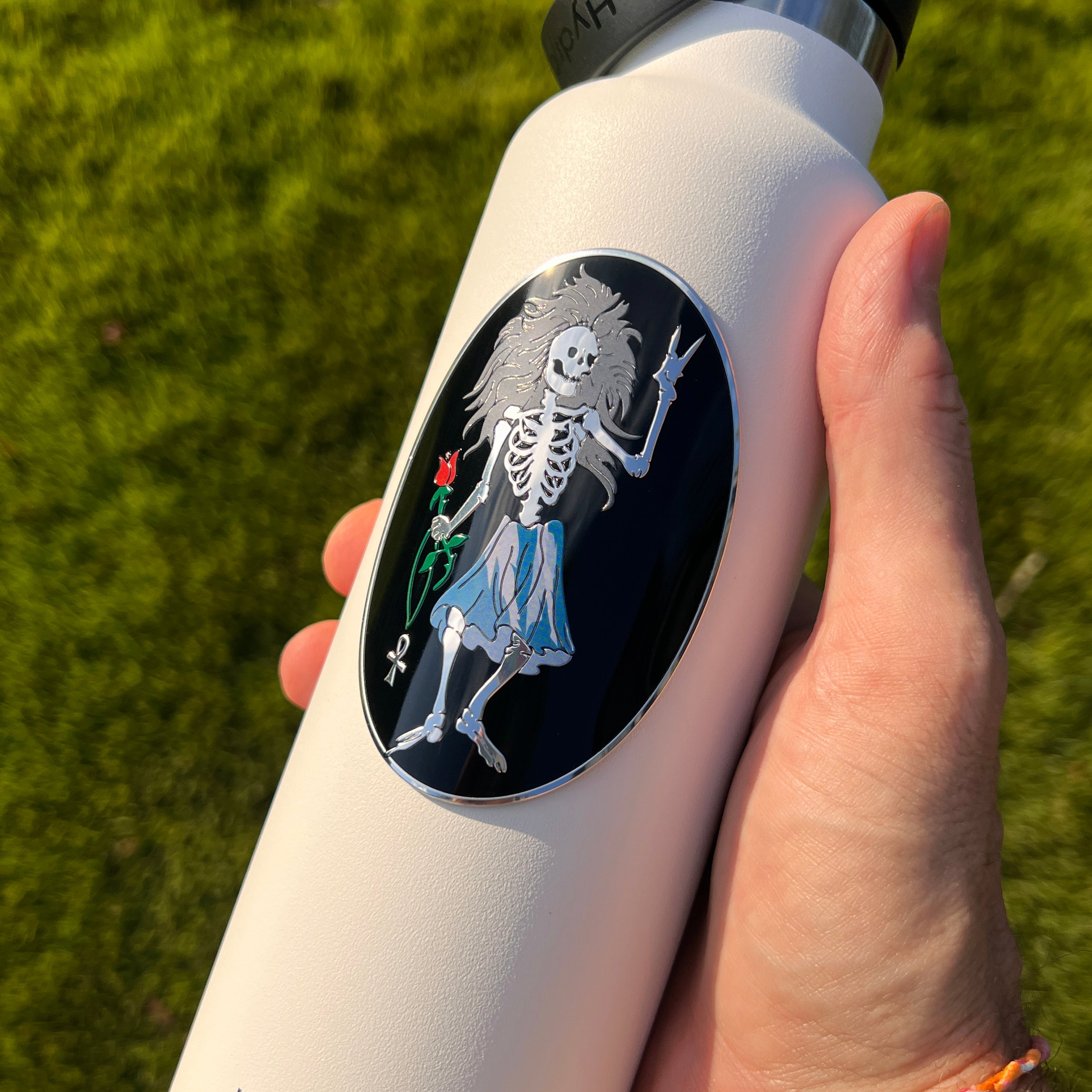 the ROSEBUD BOTTLE BADGE – 2 PACK - Grateful Fred - Bottle Badges