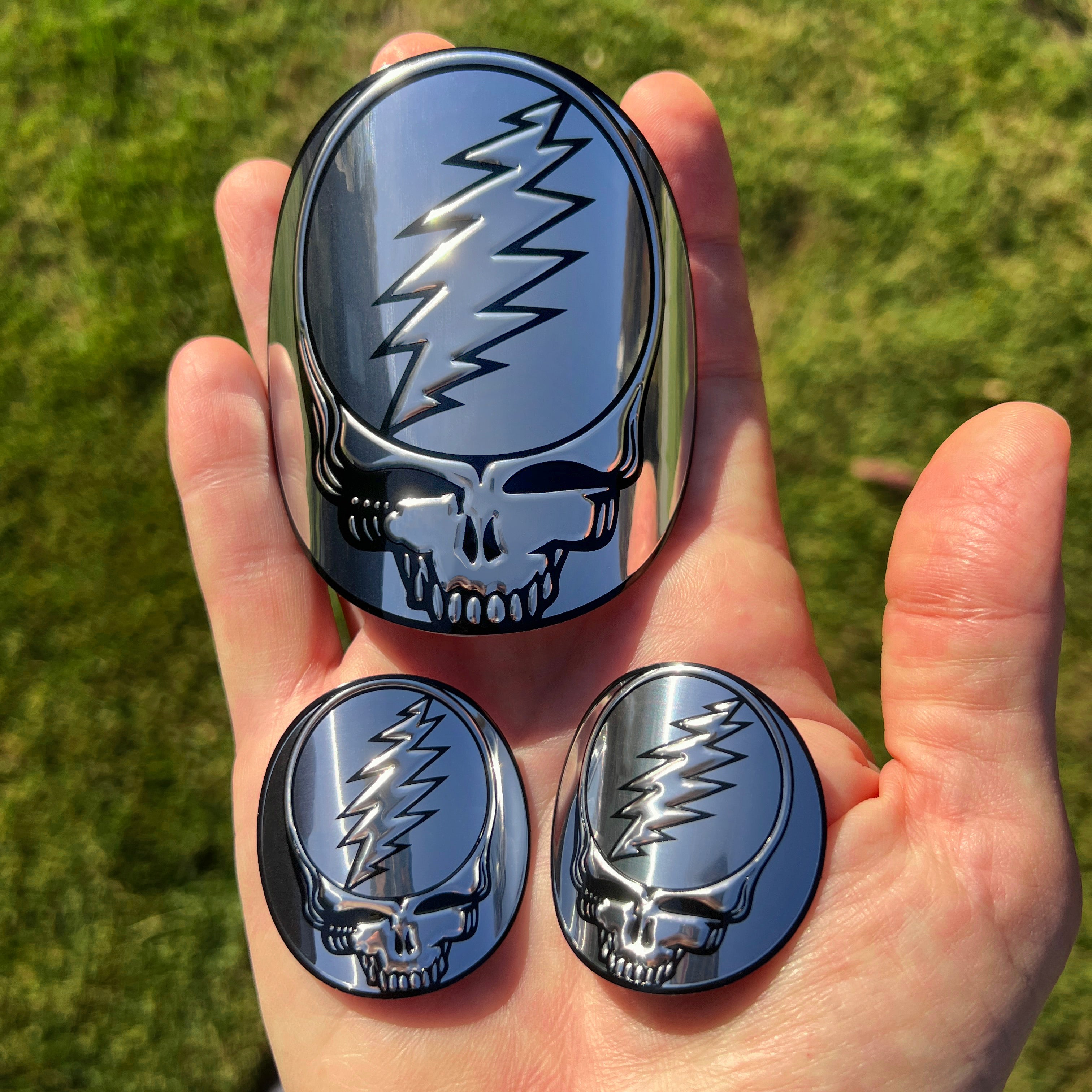 the SILVER STEALIE BOTTLE BADGE - 3 PACK - Grateful Fred - Bottle Badges