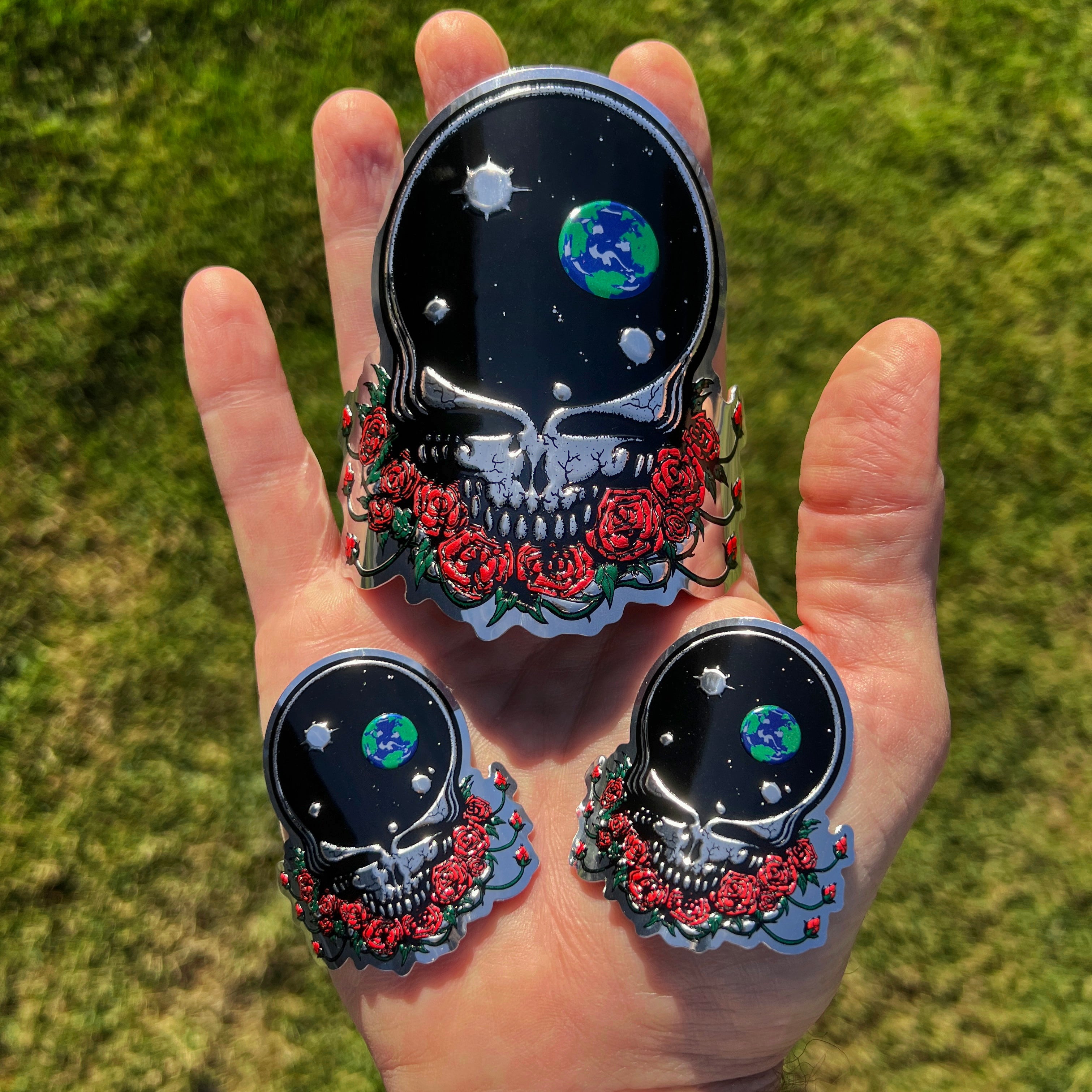the SPACE YOUR FACE BOTTLE BADGE - 3 PACK - Grateful Fred - Bottle Badges