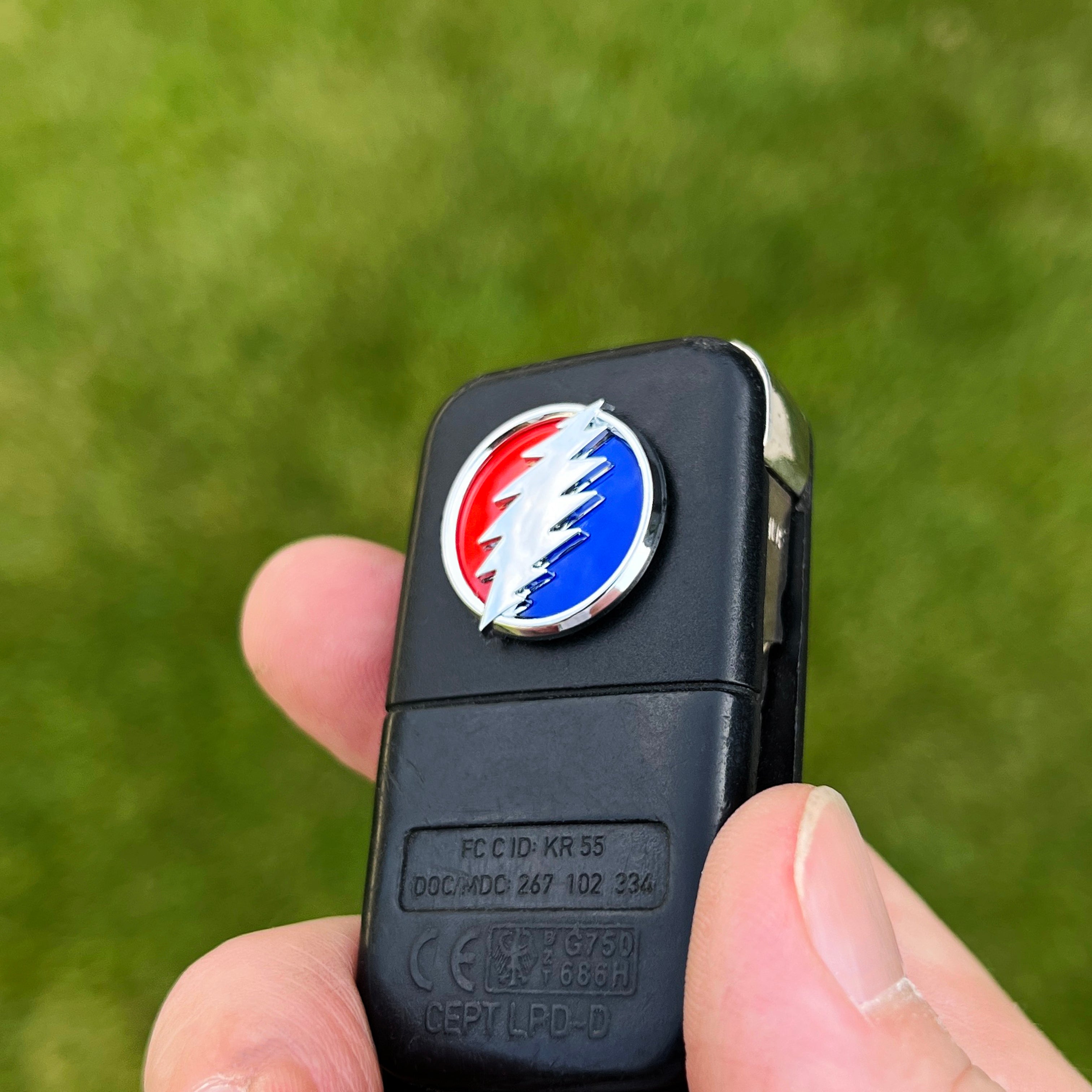 the MINI STEALIE BOLTS - Grateful Fred - Badge
