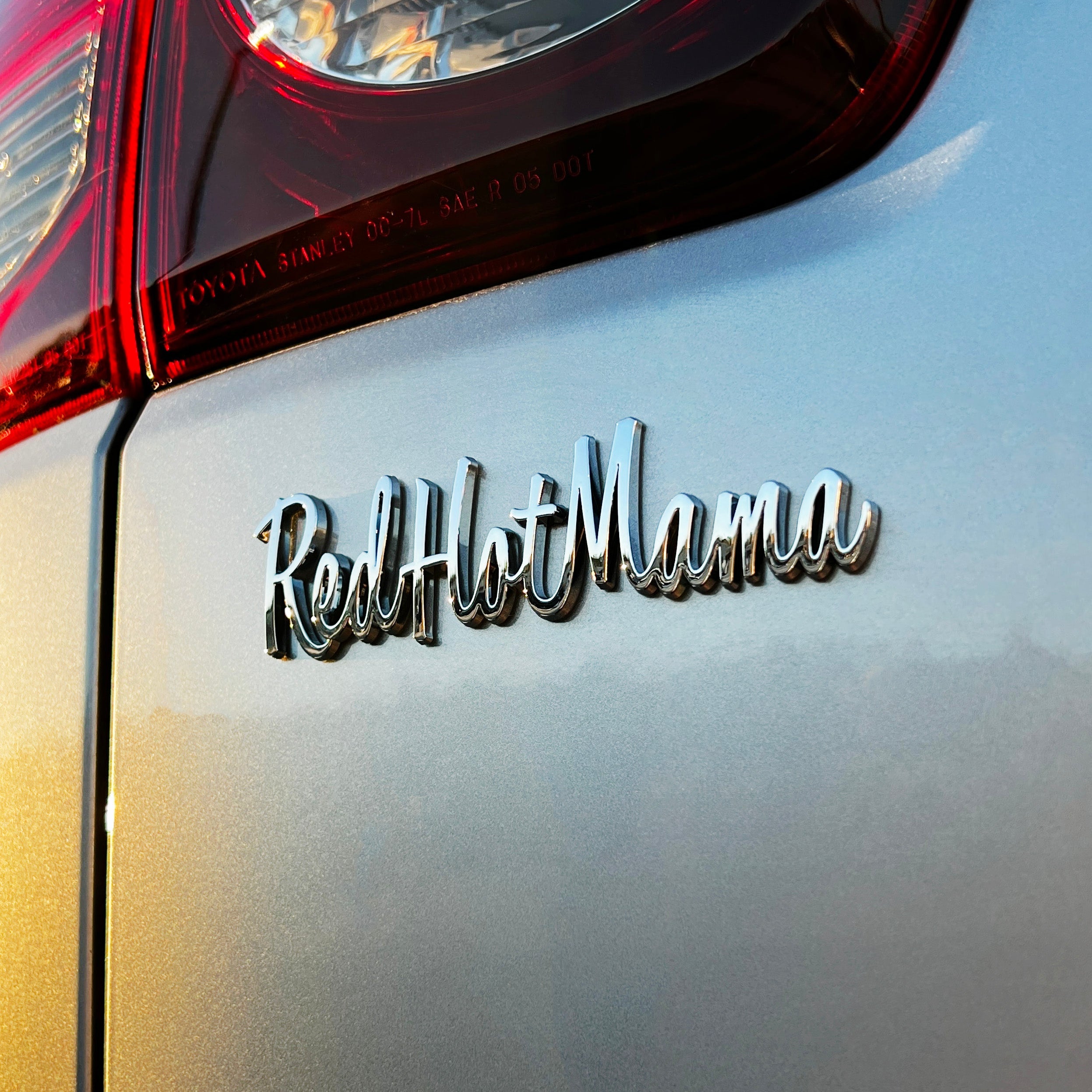 the RED HOT MAMA BADGE - Grateful Fred - Vehicle Emblems & Hood Ornaments