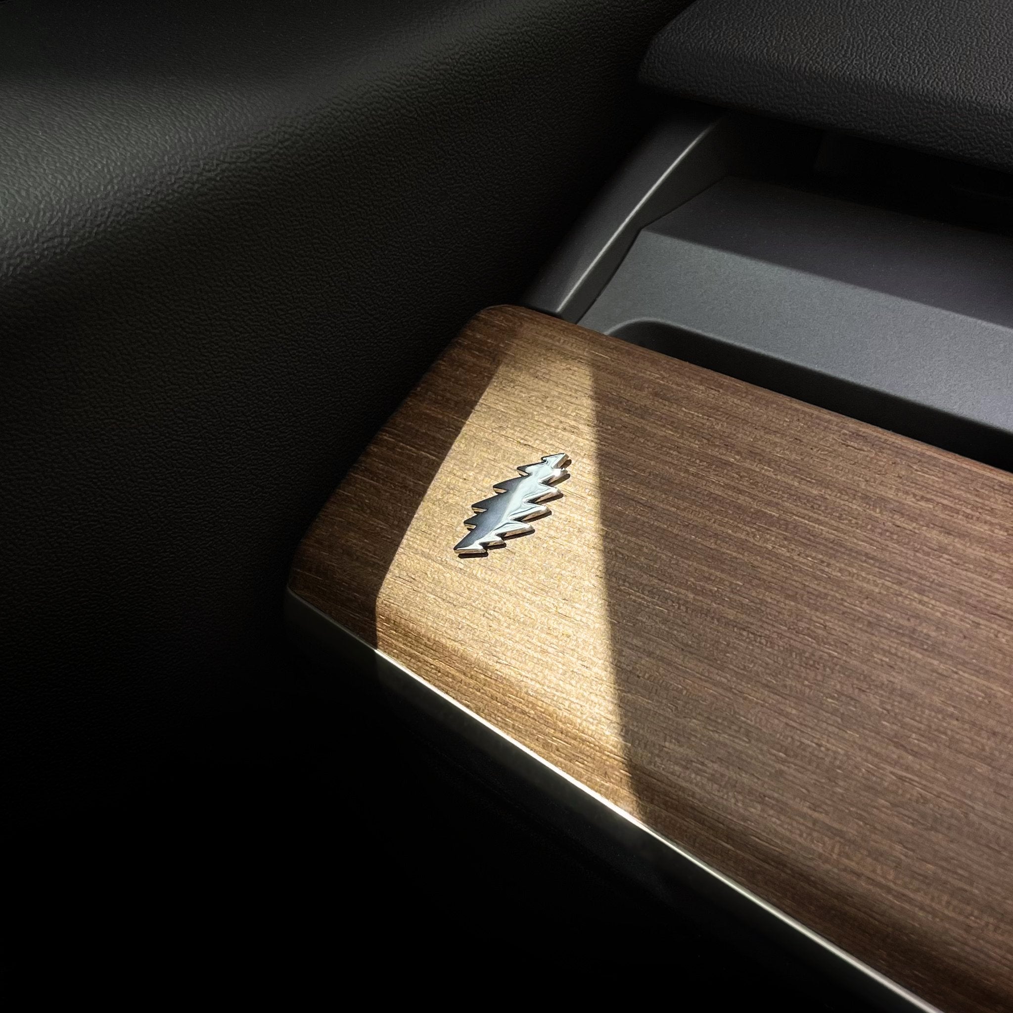 the MICRO BOLT 5 PACK - Grateful Fred - Vehicle Emblems & Hood Ornaments