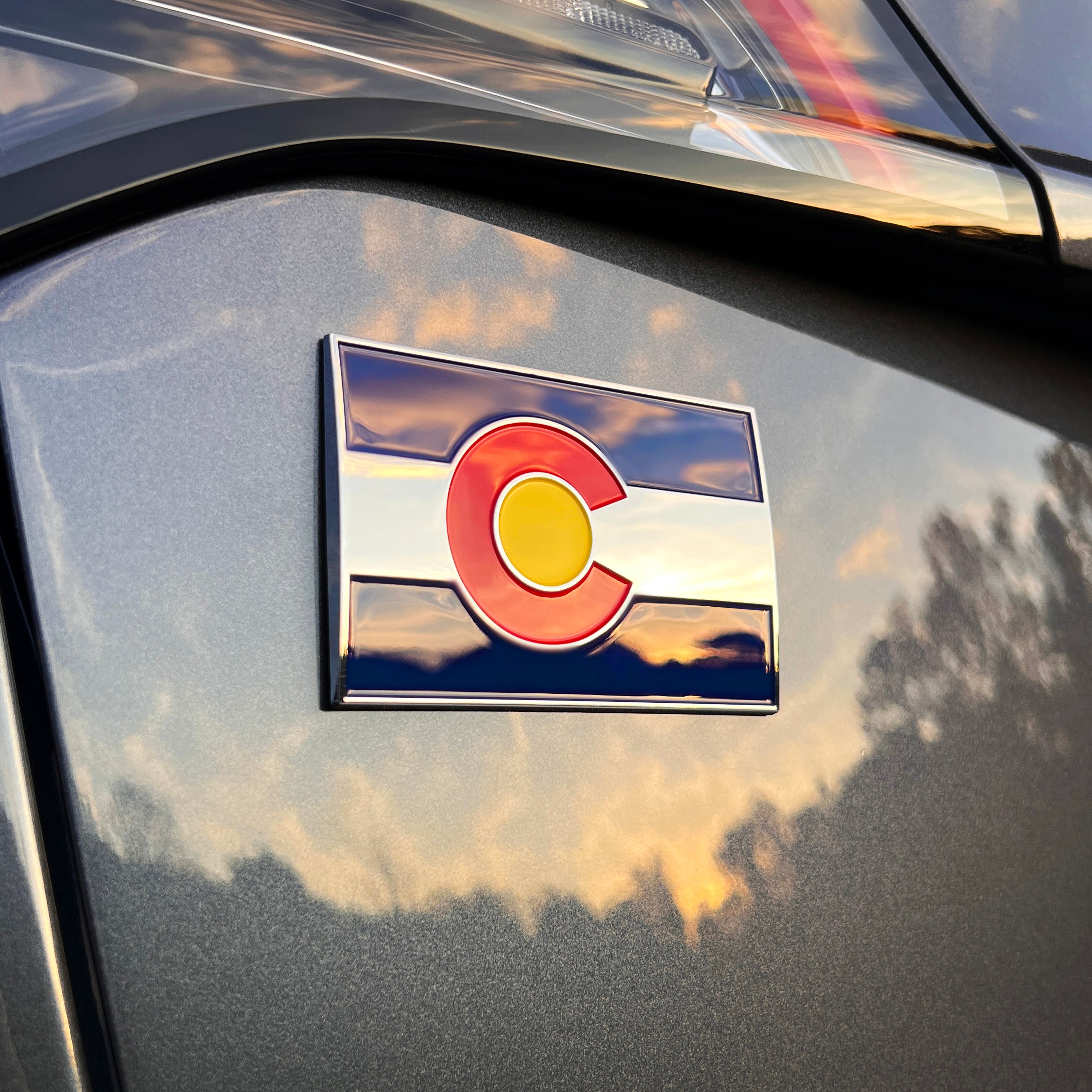 the COLORADO FLAG BADGE