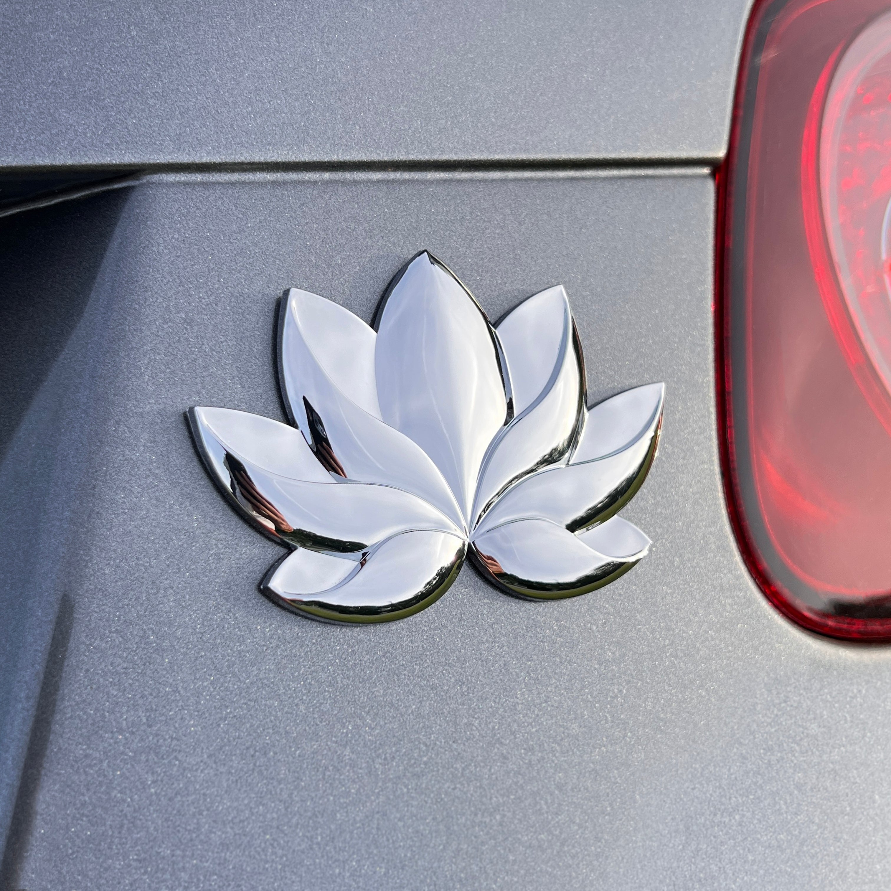 the LOTUS FLOWER BADGE - Grateful Fred   - 