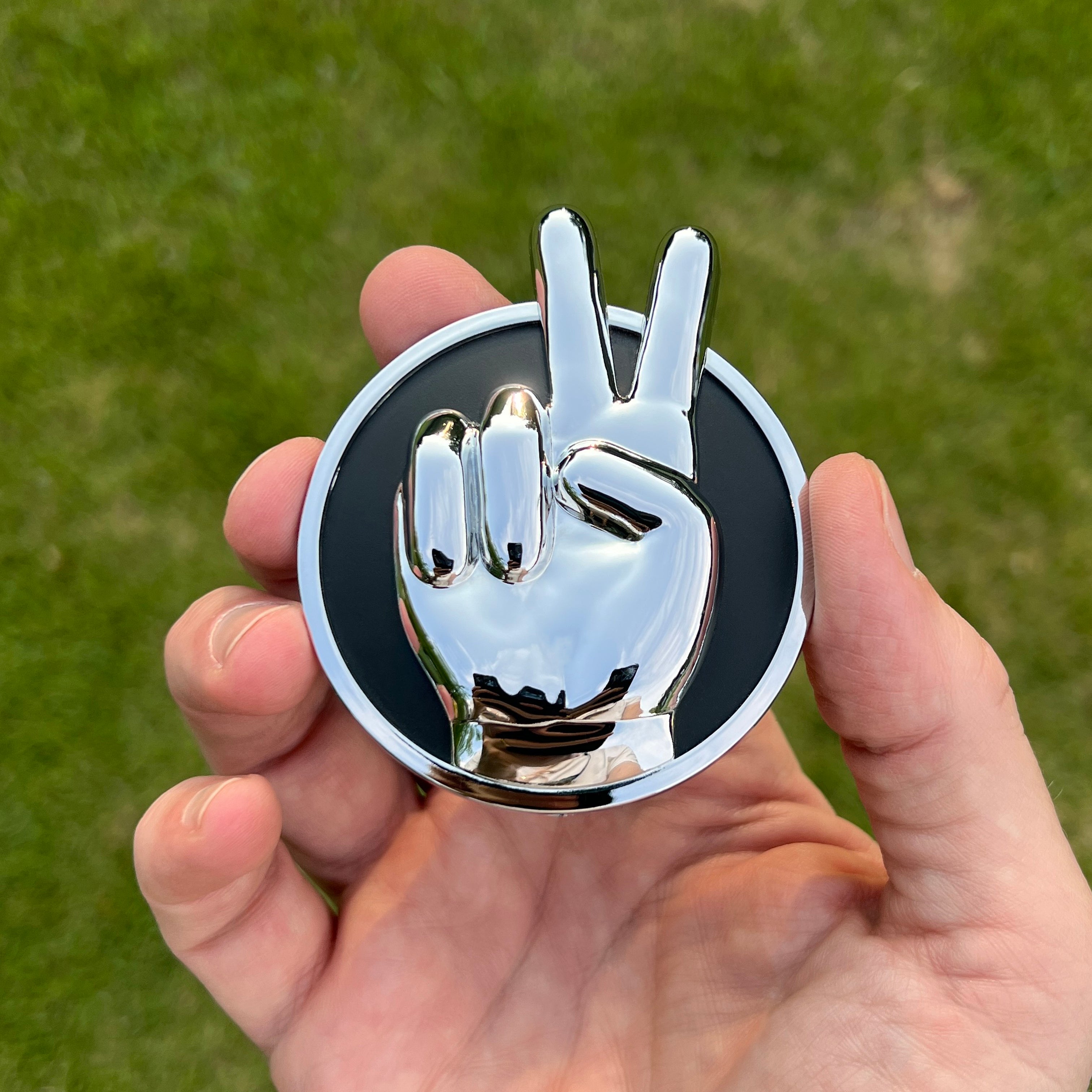 the PEACE FINGERS BADGE - Grateful Fred   - 