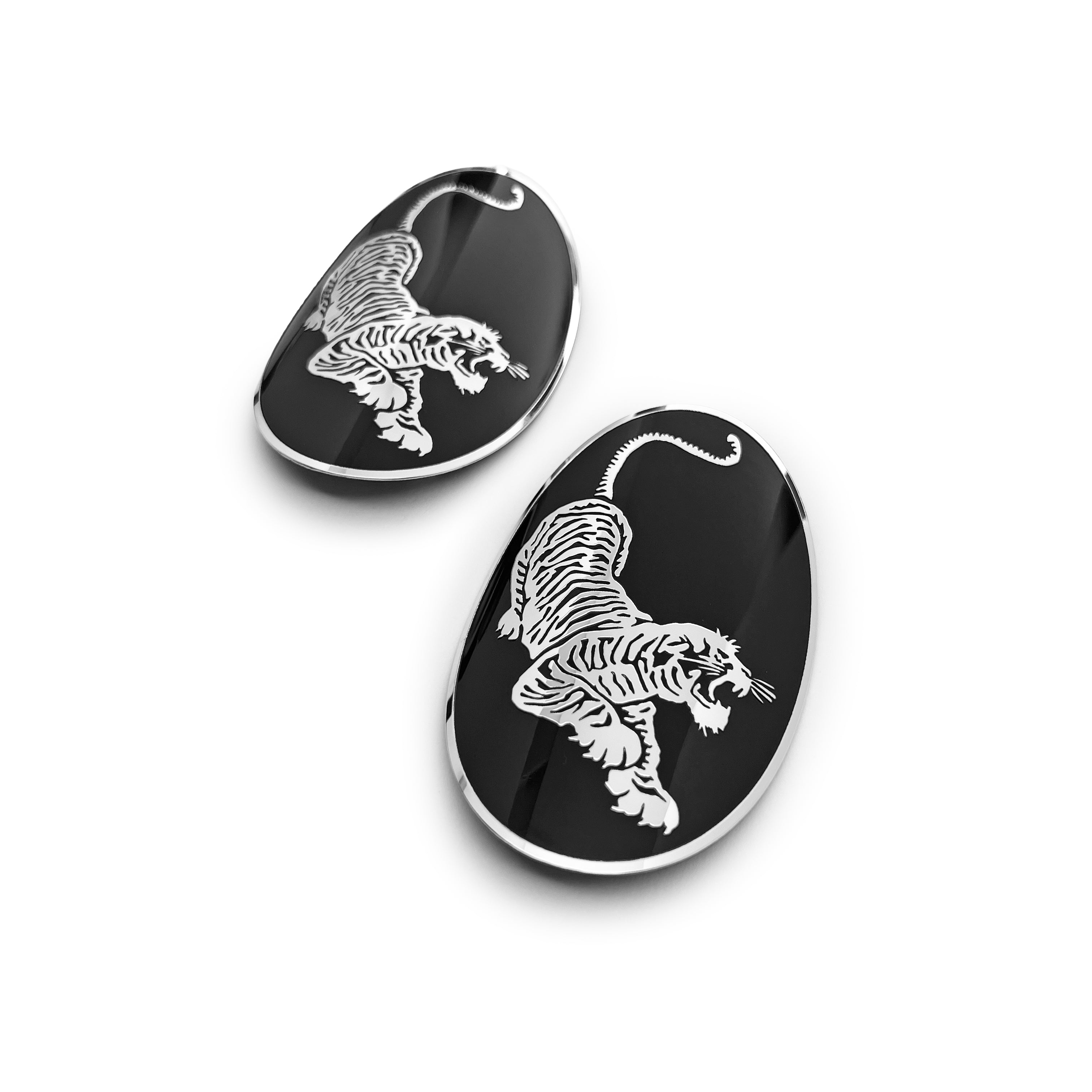 the TIGER BOTTLE BADGE – 2 PACK